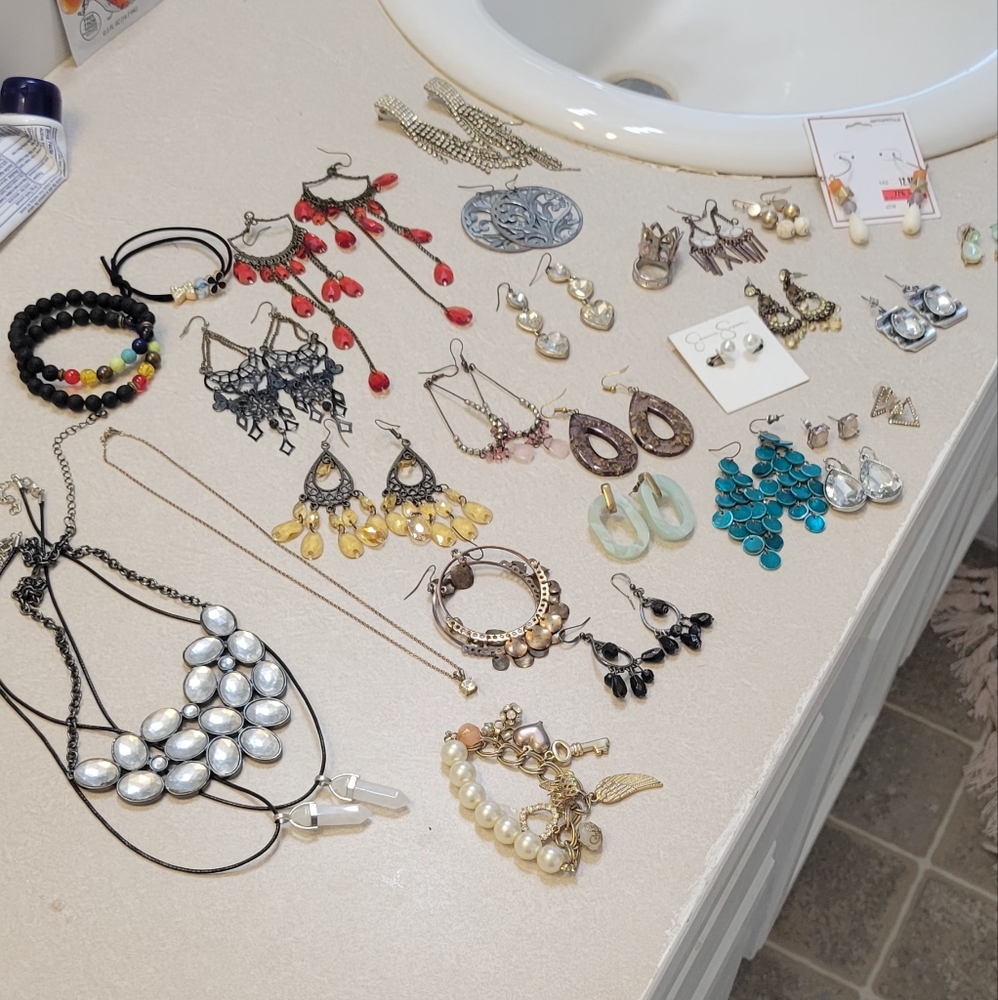 JEWELRY BUNDLE